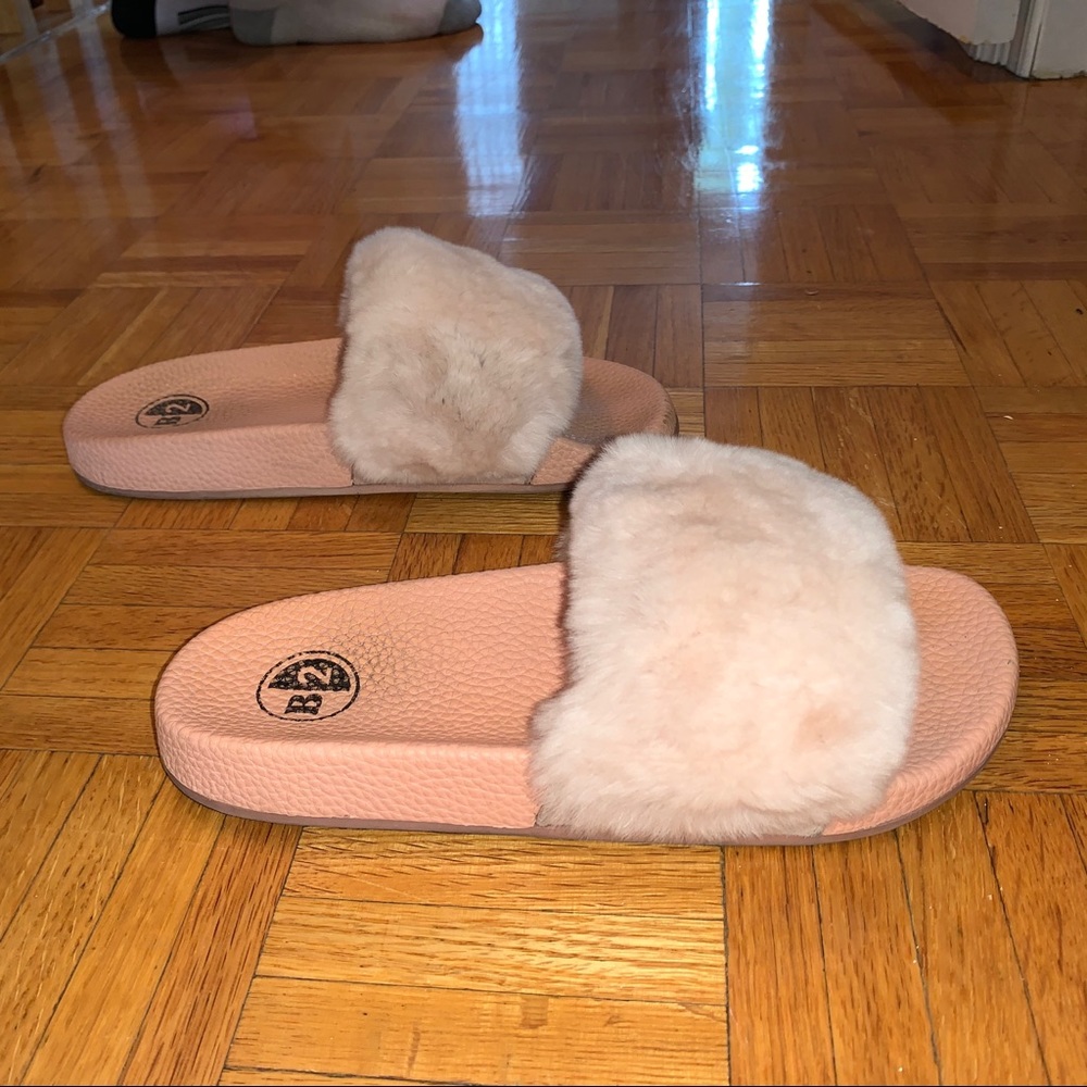 Pink Rabbit Fur Slides - Picture 2 of 4